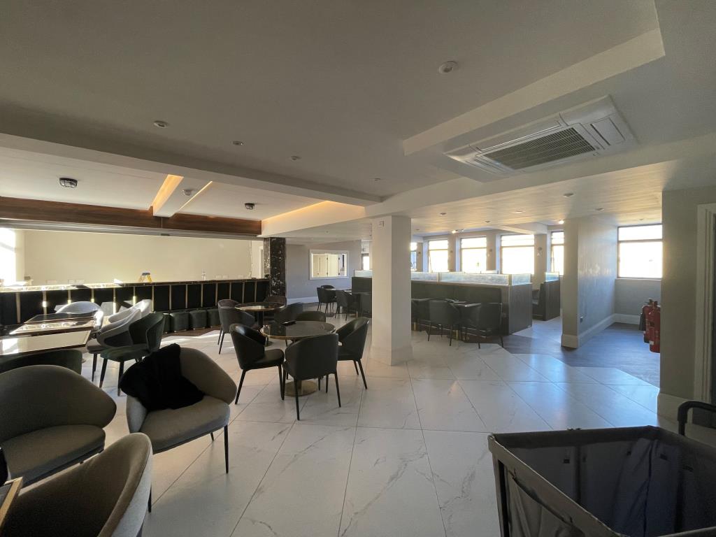 Lot: 22 - VACANT BAR AND FUNCTION SPACE - Bar area